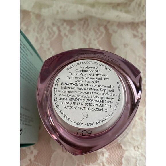 Estee Lauder Multi-Effect SPF 15 1oz NEW - Picture 2 of 3